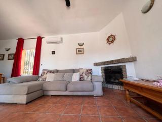 Cd-1383 Three Bedroom Villa With Pool - Viñuela - 2