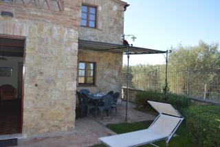 House with private garden in the Crete Senesi - 1