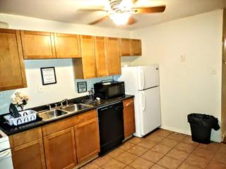 Room in Guest room - Twin Bunk-Style Bedroom close to downtown - Baltimore - 1