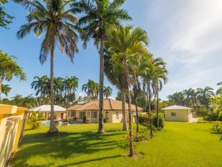 Casati Pearl House, Big House With Private Pool - Bombita - 2