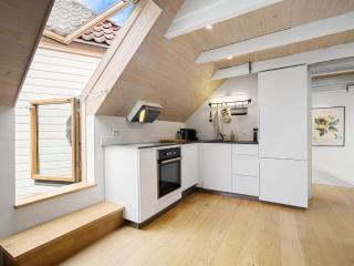 Charming Rooftop Apartment In Heart Of Stavanger - 1