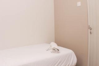 Comfort 2BR at Grand Kamala Lagoon Apartment By Travelio - Bekasi - 7