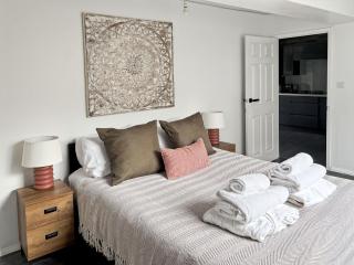 Relaxing Getaway With Hot Tub Sauna Sleeps 6 - Falmer - 7