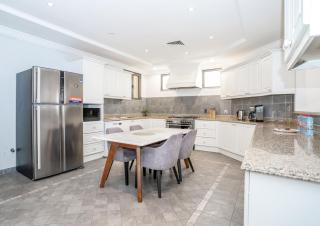 Palm Jumeirah K-Frond Villa with Private Beach Access & Pool - Dubaï - 3