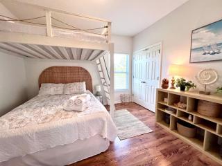 White Sands Beach Cottage With Two Pools - Gulf Highlands - 8