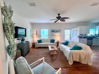 White Sands Beach Cottage With Two Pools - Gulf Highlands - 4