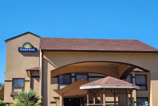 Days Inn by Wyndham Lumberton - Lumberton - 8
