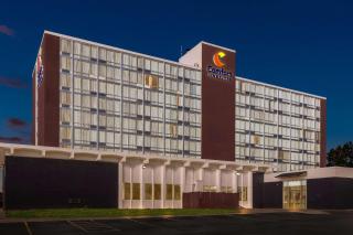 Comfort Inn & Suites Omaha Central - Omaha - 8