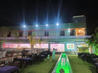 Hotel Kanhaiya - - 8