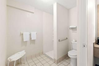 Quality Inn Cleveland Airport - Middleburg Heights - 1