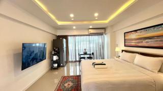 Partial Seaview Studio on 11 Floor near JungCeylon, Bangla Street - Patong Beach - 9