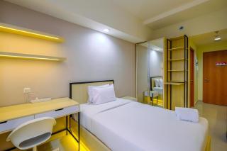 Comfy and Minimalist Studio at Evenciio Margonda Apartment By Travelio - 7