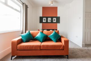 4-BRHome with Backyard Terrace in Sunderland - 7