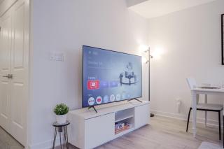 Ultra luxurious 2 BR 2 Bath 1 Parking Toronto Airport And Sq1 - 6