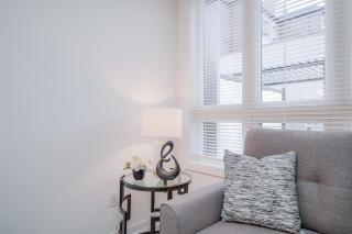 Ultra luxurious 3 BR 2 Bath 1 Parking Toronto Airport And Sq1 - Mississauga - 7