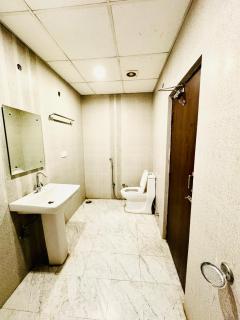 Hotel Majestic Lucknow - 1