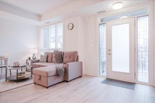 Ultra luxurious 3 BR 2 Bath 1 Parking Toronto Airport And Sq1 - Mississauga - 9