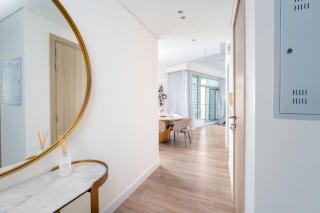 Stunning 2 BR in the heart of Downtown, 360 views - 3