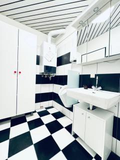 7BR Apartment for Big Groups, with Great Location - 1