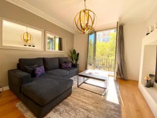 Spacious Elegant on Avenue Diagonal By MyRentalHost - 3
