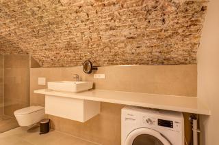 Luxurious renovated apartment in Utrecht City center with view on the old canal - 7