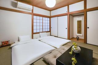 140 square meters three-story independent house 4 bedrooms 2 toilets and spacious living room can accommodate up to 12 people - 8