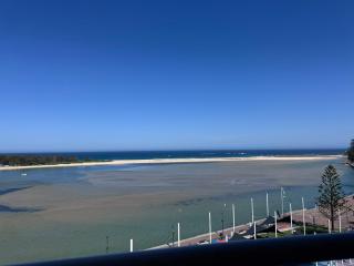 Panoramic oceanview room at the Oaks waterfront resort - Entrance - 9
