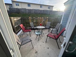 2bed 3bath private and close to everything ! - Greensboro - 4