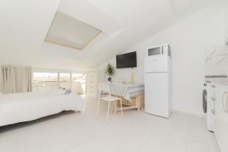 Buhardilla con terraza acogedora - 3