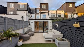 Luxury House with Parking in London - Teddington - 9