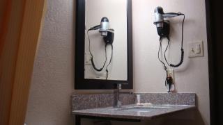 Days Inn by Wyndham Muncie -Ball State University - 5