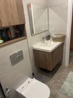 Cozy 3 bed apartment for 4 people with 2 restrooms in minimalist style fully equipped - 2