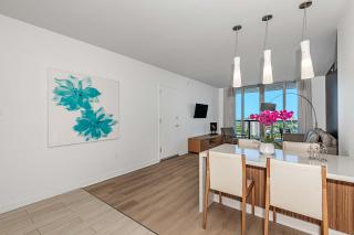 Balcony Pool View and Near Beach - Hallandale Beach - 5