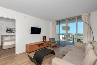 Balcony Pool View and Near Beach - Hallandale Beach - 8