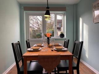 Delightful 2 bedroom house in Bath with private parking garden WiFi & easy access to city centre - Bath - 6