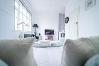 Modern Studio Near Grand Central & O2 Academy - Birmingham - 5
