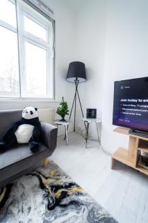 Modern Studio Near Grand Central & O2 Academy - Birmingham - 0