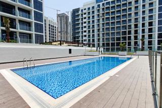 Pool View & 2 adults 2 kids & Brand New & Czechin - Dubai - 9