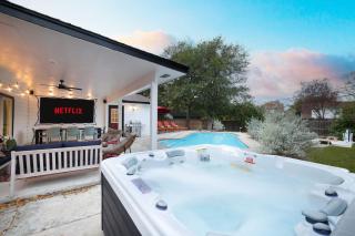 Starcrest 4 Br Haven Pool Hot Tub Putt Putt Arcade - 1