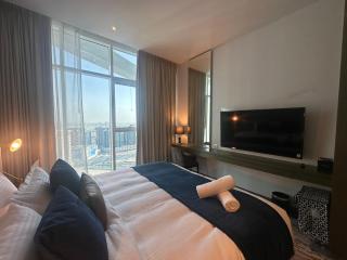 Business Bay Modern studio with a Pool view at DAMAC Maison Prive - 3