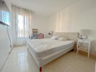 Lumineux Central avec box, proche plage,centre, saint raphael - 2