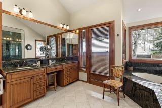Ski-In Ski-Out Corner Unit near Sky Cab Gondola by The Woodrun V Townhouses - 1