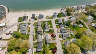 Beach Cottage - - 9