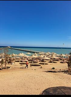 Beach front 2BR at elkarma hotel & aqua park - Hurghada - 3