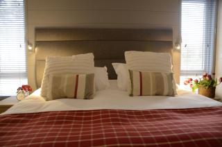 Hollicarrs - Honeycomb Lodge - York - 9