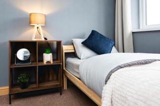 Amesbury Modern Comforts A 3-Bedroom Sanctuary - Nottingham - 8