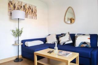 Amesbury Modern Comforts A 3-Bedroom Sanctuary - Nottingham - 2
