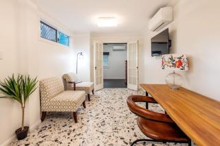 Bluebell Charm Cairns 4BR Home, 3 min to Hospital - Cairns North - 1