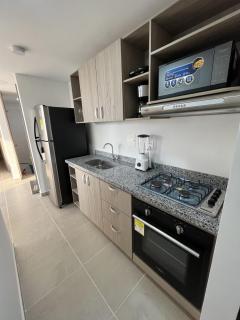 Apartamento con balcón grande - 2