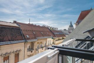 Luxury 3 bedroom, 3 bathroom loft with terrace at Opera - Budapest - 7